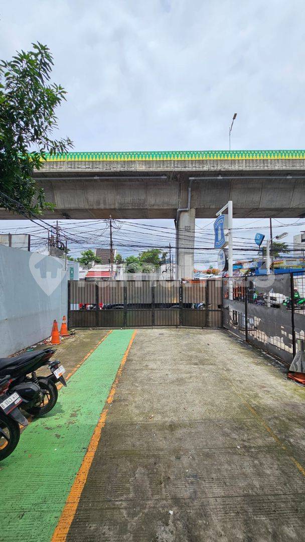 3-Story Strategic Location Property with Parking