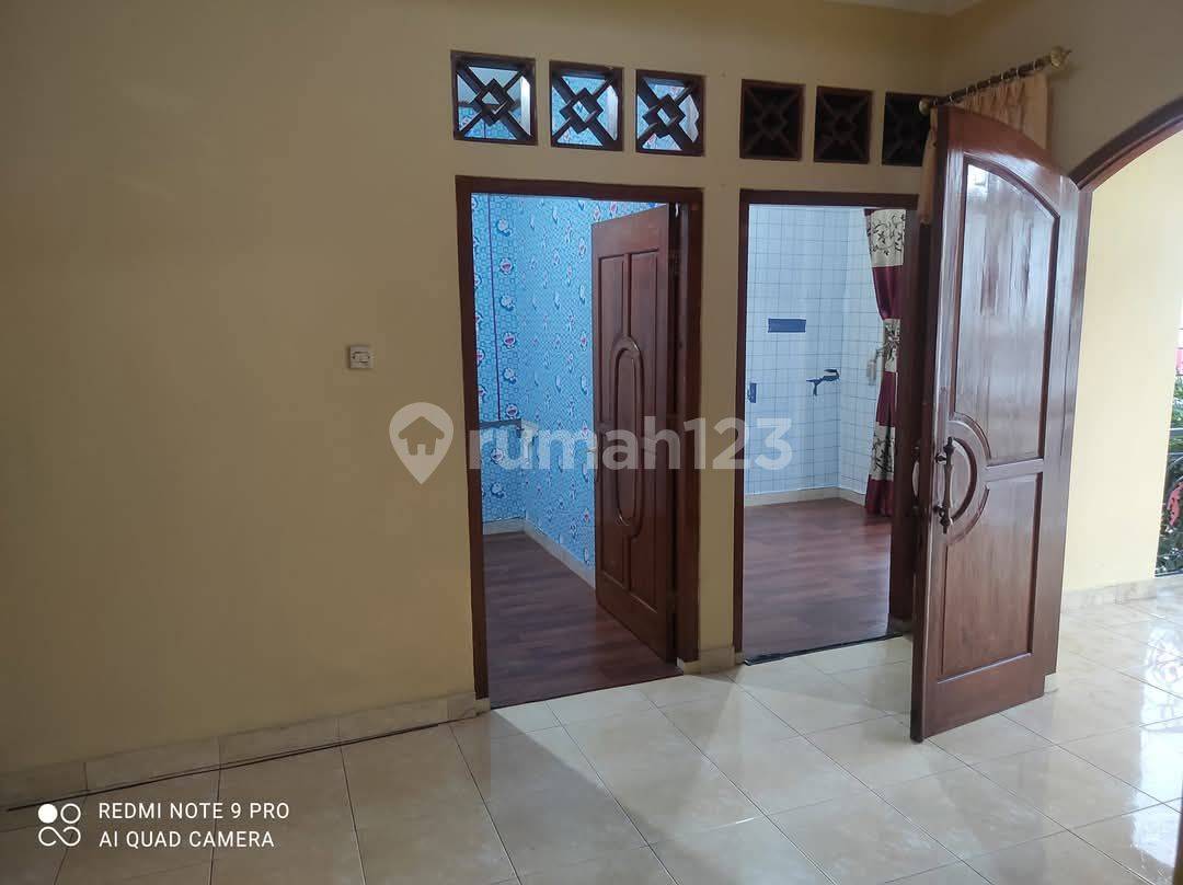 Nice house, ready to live in, flood-free in Bintaro