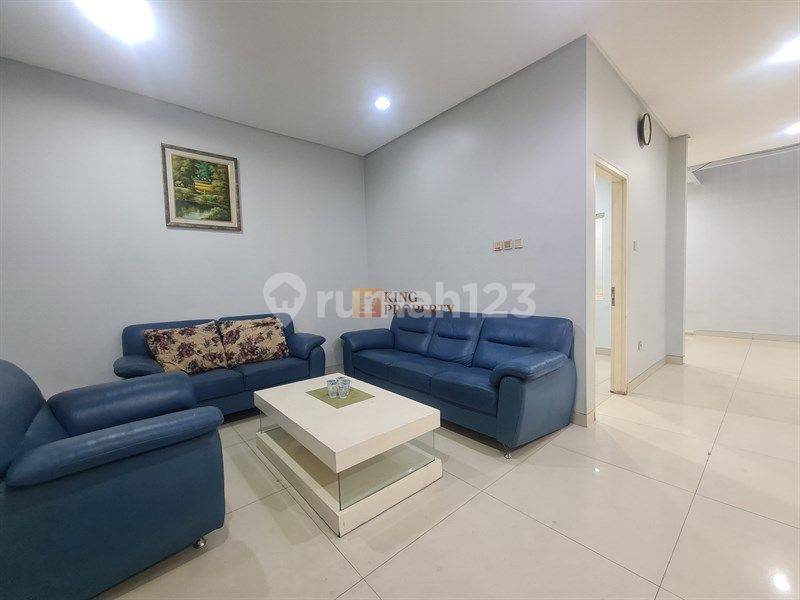 3-этажный полностью меблированный дом в жилом комплексе Puri Mansion Cluster Hawaii, Западная Джакарта