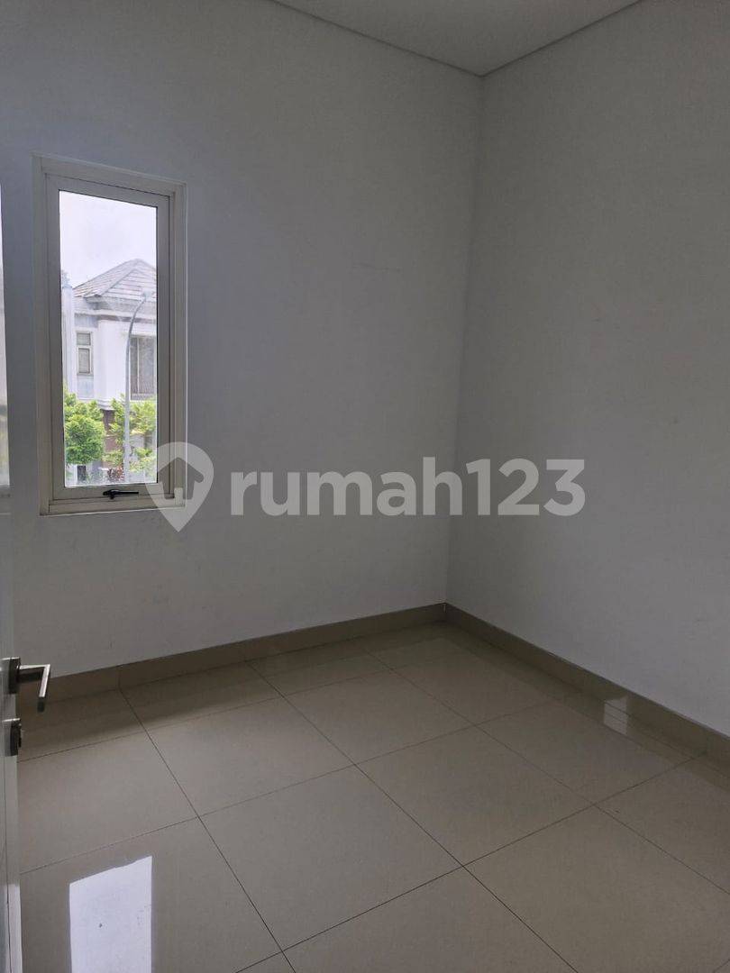 Spacious Family Home with 4 Bedrooms and Convenient Location