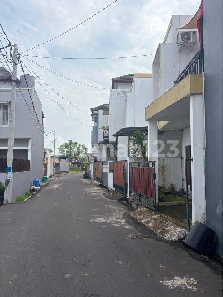2-Story House with Multiple Facilities