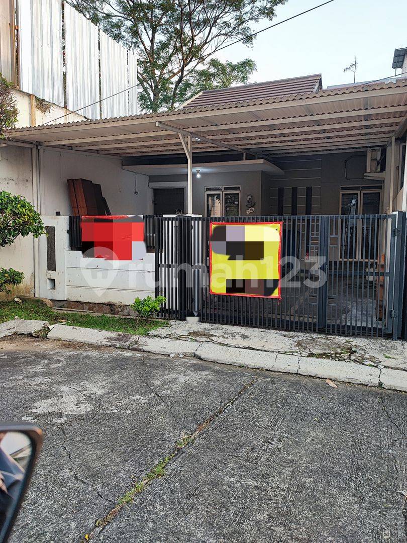 Well-Maintained Clean Ready to Move-In House in Taman Kopo Indah 3