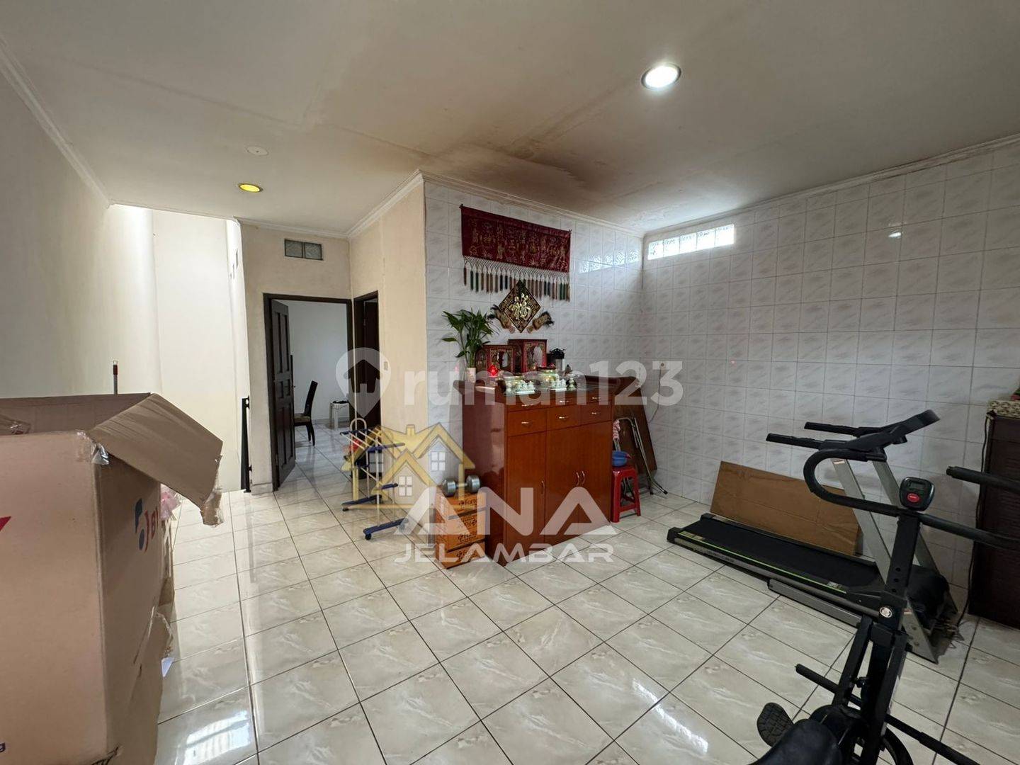 3.6x13m House in Jelambar, 3.5 Levels, 3+1 Bedrooms