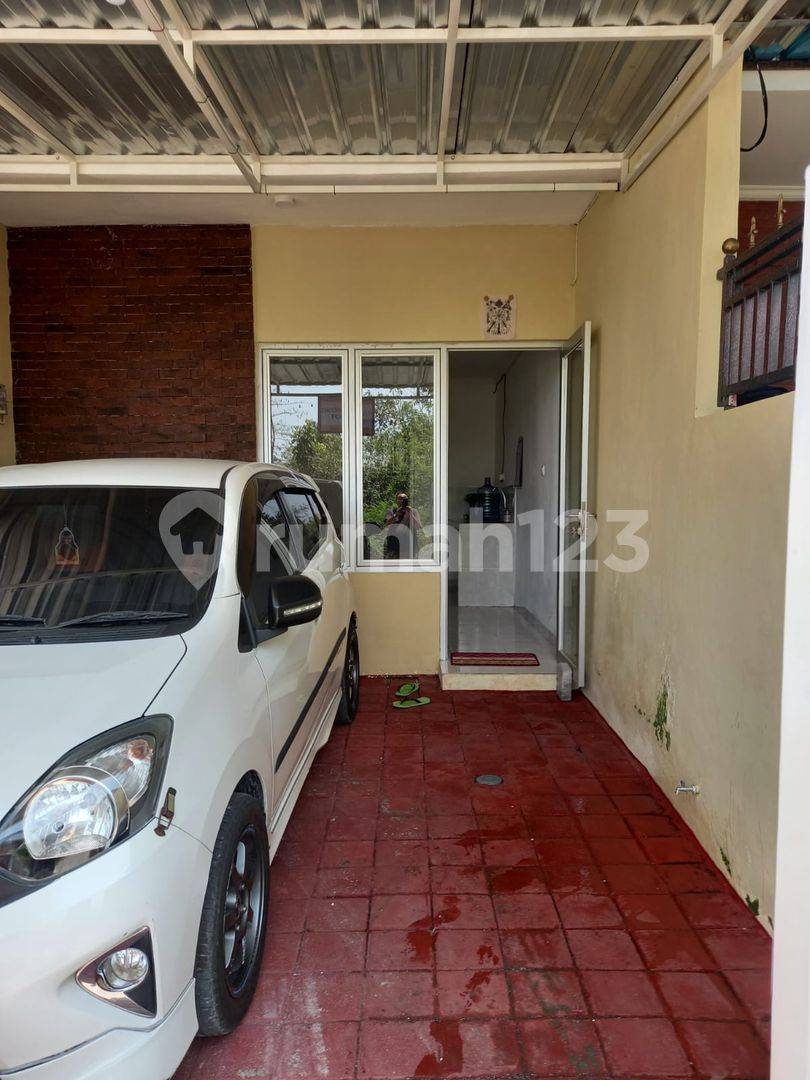 2-Story Semi-Furnished House near Clandys Kampial