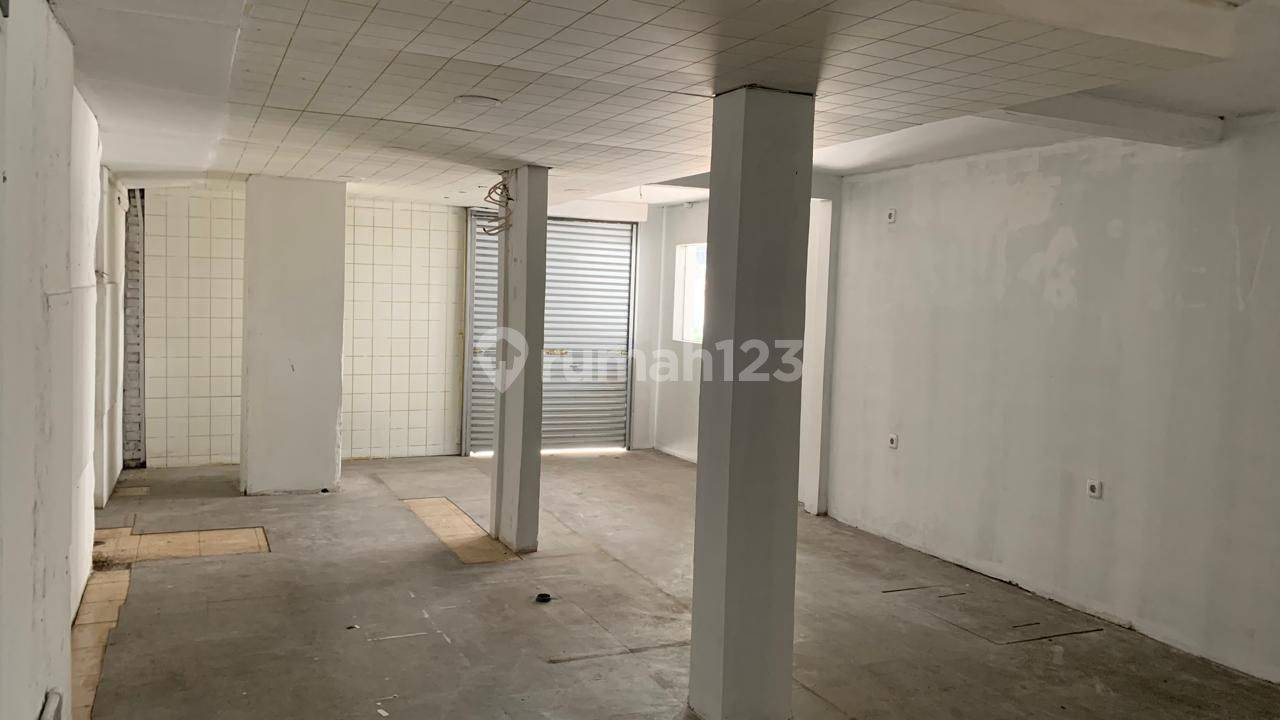 Ruko 1 Lantai Near Unpar Ciumbeluit - Commercial Space for Rent