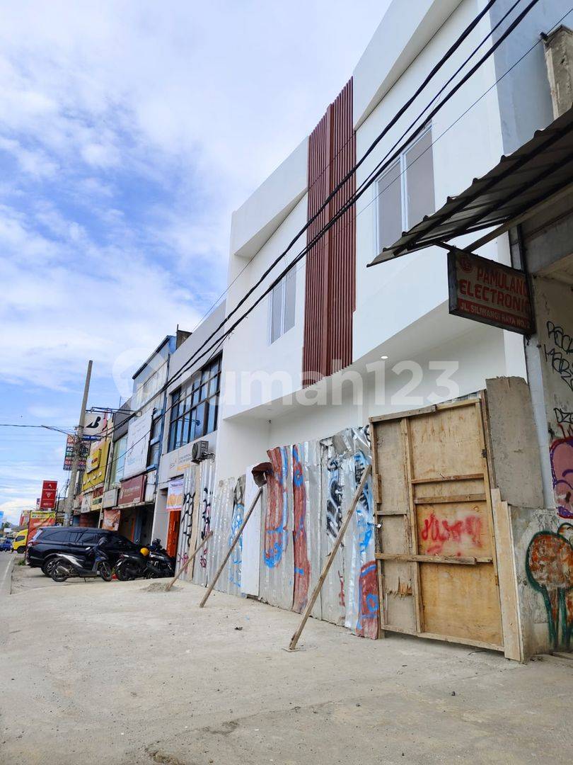 Modern Two-Story Commercial Units Near Mall