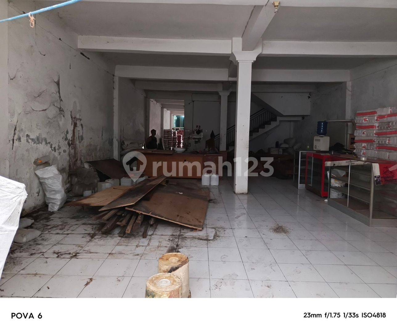 Commercial Space Near Juanda Airport with Parking