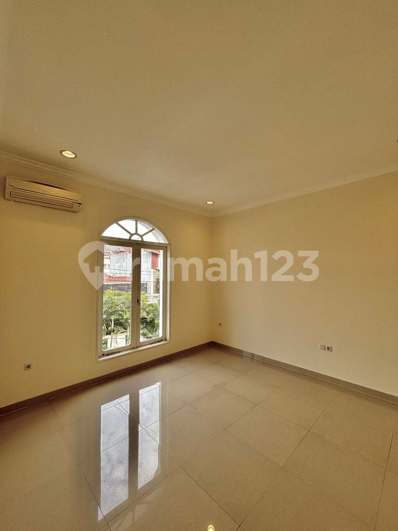 Spacious 4-Bedroom House in Kalibata, South Jakarta