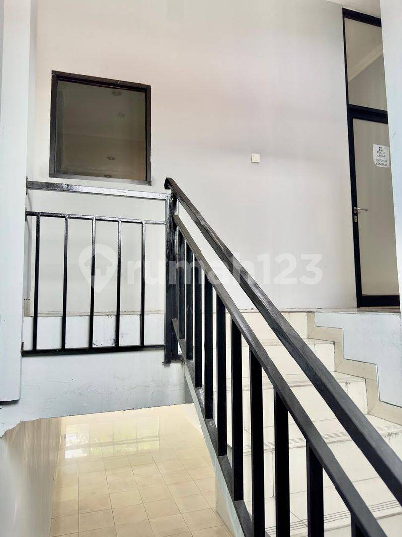 4-Story Commercial Building (Ruko) in Strategic Location