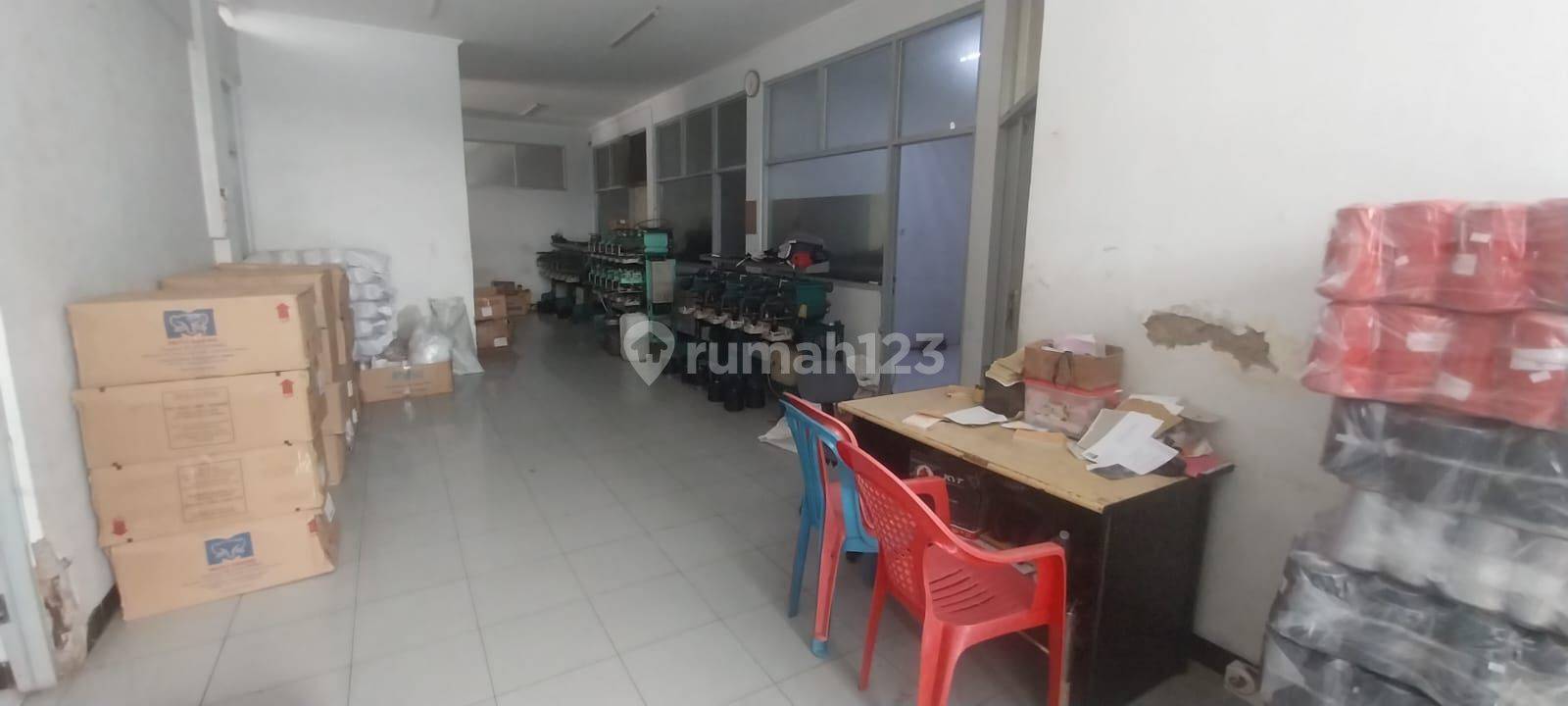Strategic Location Business/Office House with Main Road Access