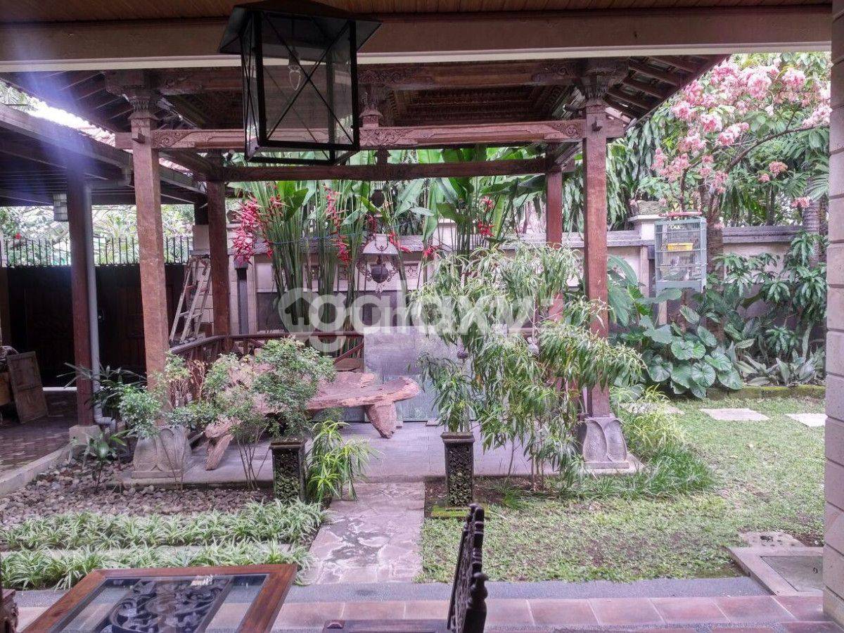 Strategic Business Property in Surabaya City Center Near Raya Darmo