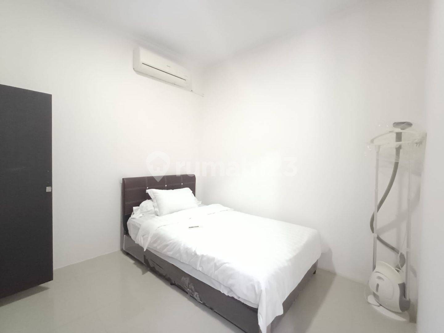 Modern Minimalist House Near Panbil Industrial Area