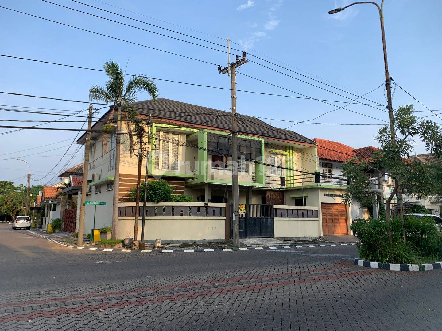 Modern 3-Bedroom House with North Facing View