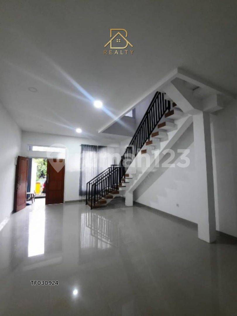 Горячая аренда: 2 новых дома в Raffles Hills, Cibubur - Полностью оборудованы