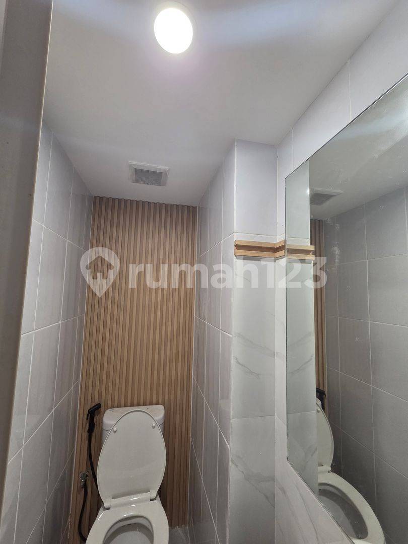 Токиодағы өзен жағалауындағы жоғары қабаттағы пәтер