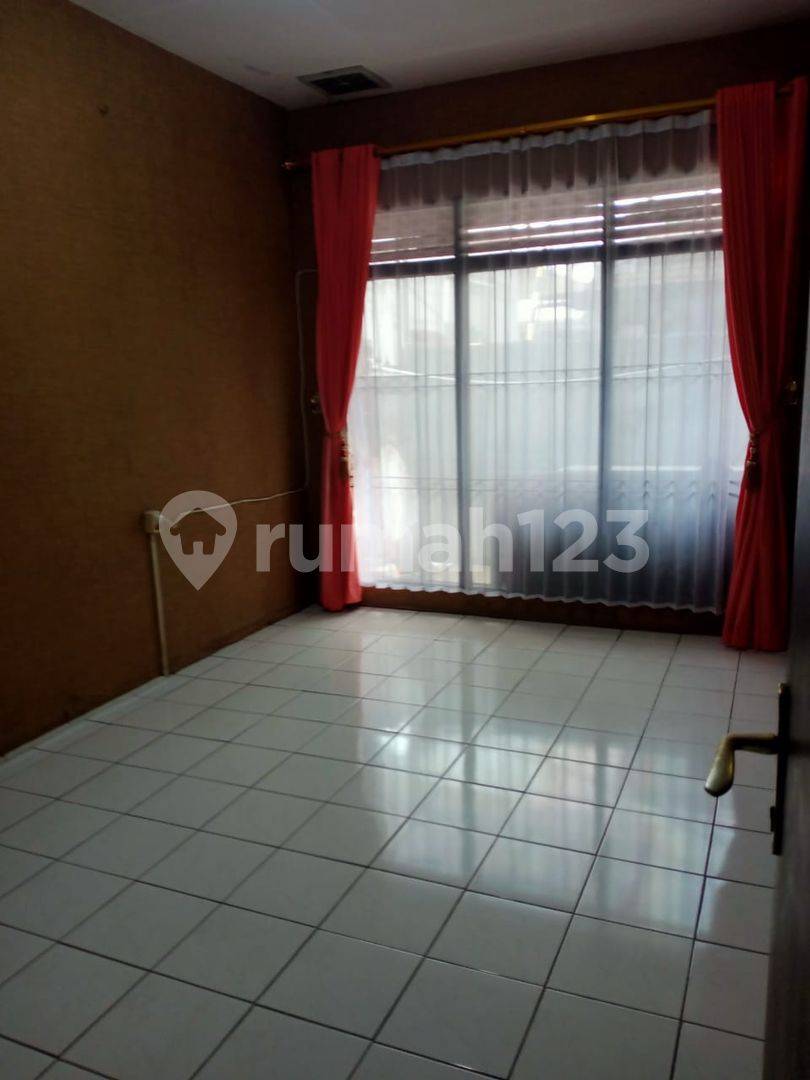 House for Rent/Business at TCI 1 - Spacious 2-Bedroom Property
