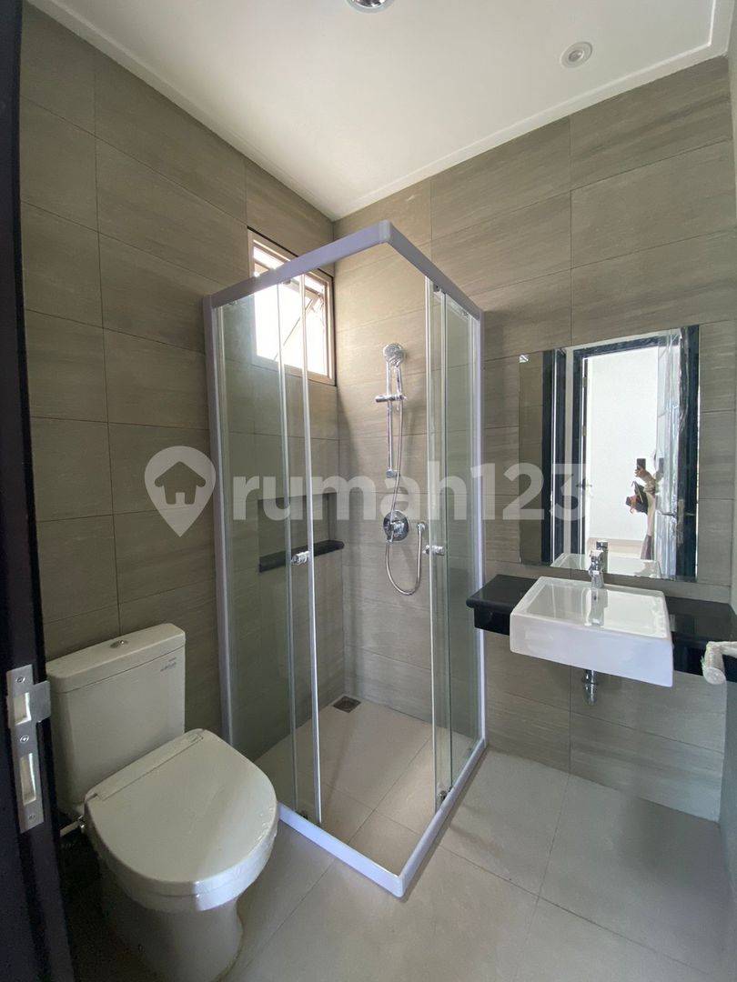Rumah PIK 2 - 6x10 үй, 2+1 жұмақпен, көшіп кіруге дайын