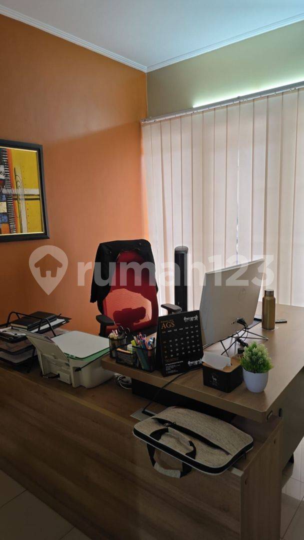 Spacious 3+1 Bedroom Property in Taman Mekar Abadi