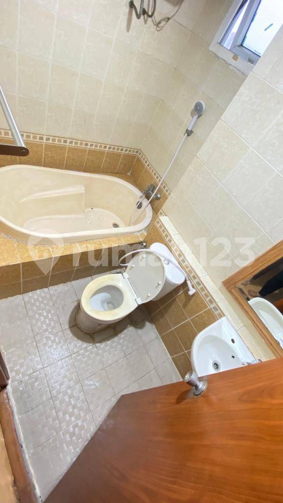 Grand Palace Kamayoran пәтері - 2 жаттық бөлме, жиһазсыз, 9 қабат