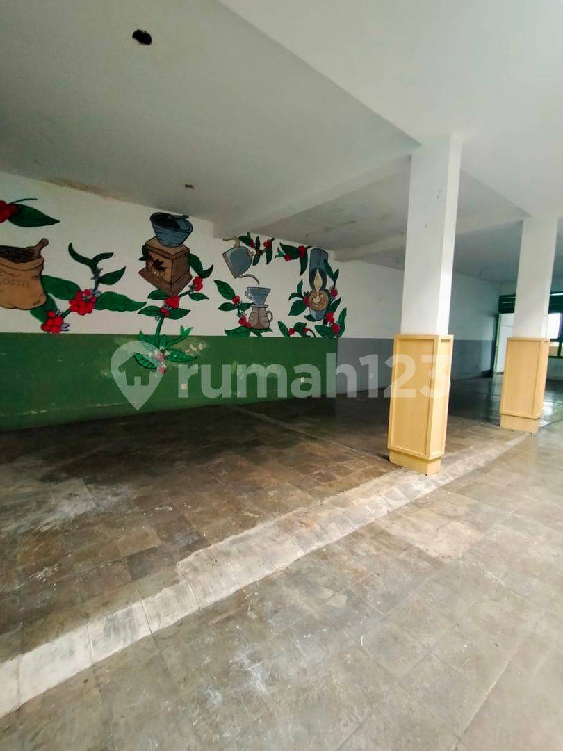Classic Vintage House for Business/Cafe/Office Near Tebet Eco Park