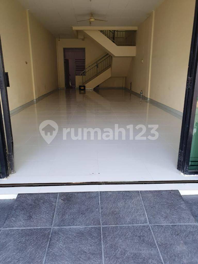 Commercial Space in Gading Serpong, Strategic Location Near Mall