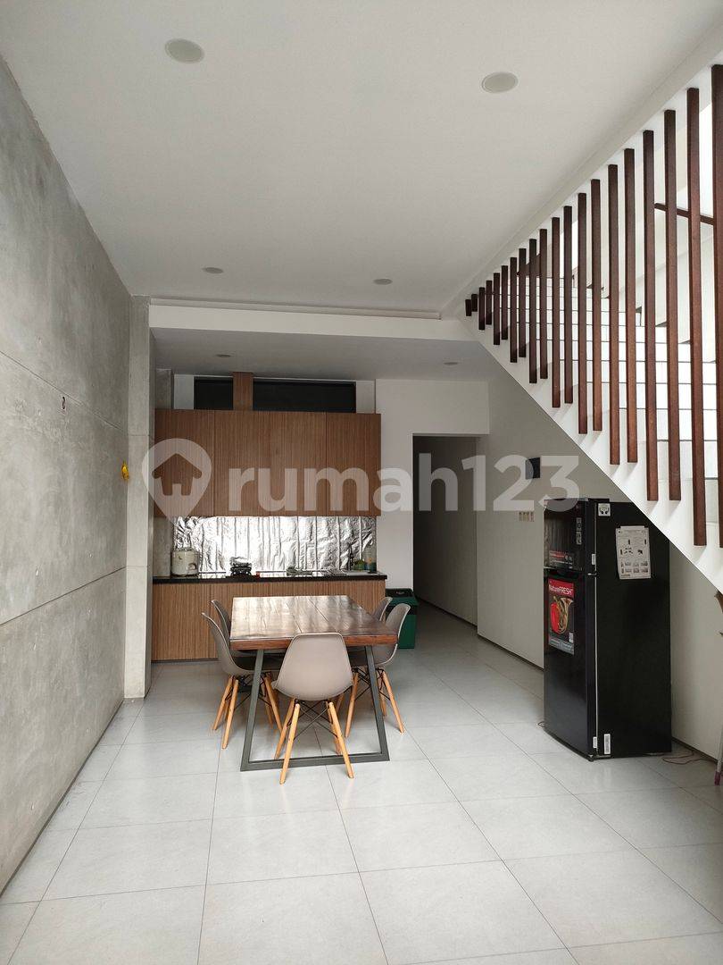 Spacious 5-Bedroom House near City Center, Universities, and Hospital