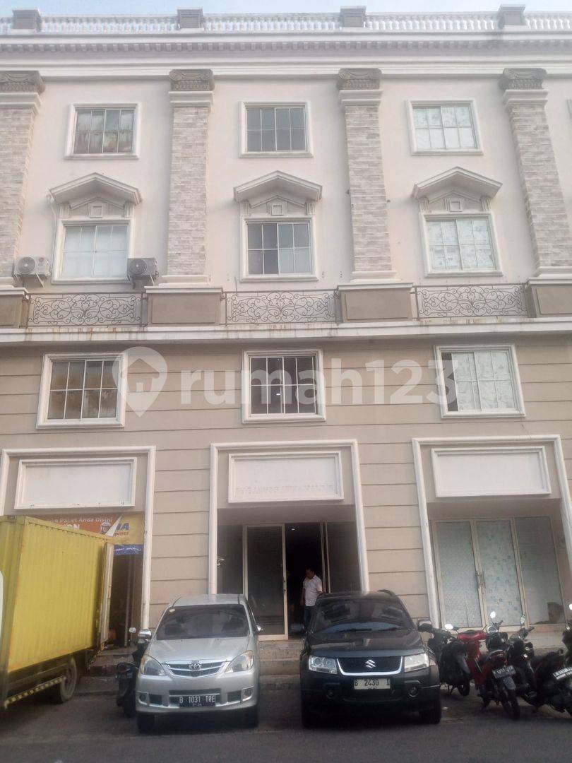 4-Story Commercial Shop House in Green Lake City, Cipondoh Tangerang