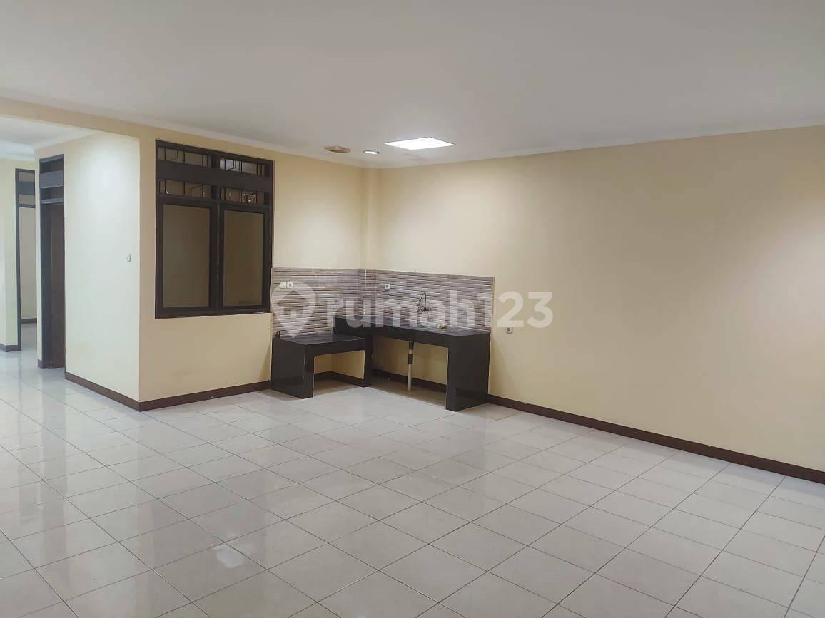 Kosambi Baru House - Strategic Location, Flood-Free