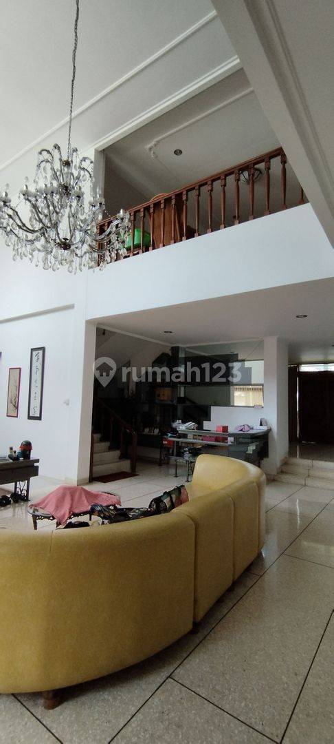 Strategic Location Property - Suitable for Showroom, Logistics, Office, or Clinic