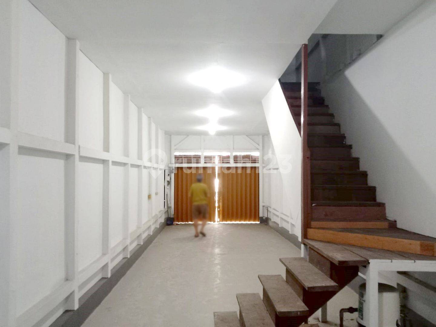 Commercial Space in Central Pontianak - Ideal for Various Businesses