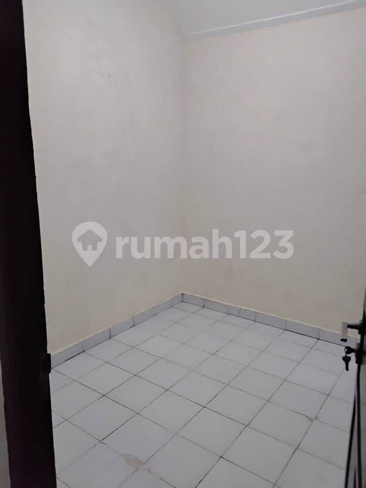 1 Are Rental Property Near Canggu with Parking and Basic Amenities