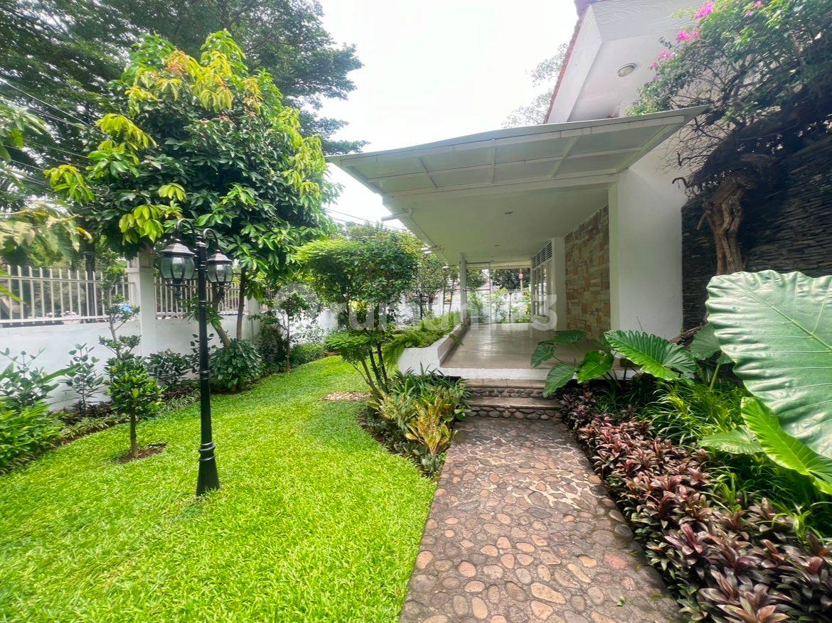 Strategic House for Commercial/Office/Residential Use
