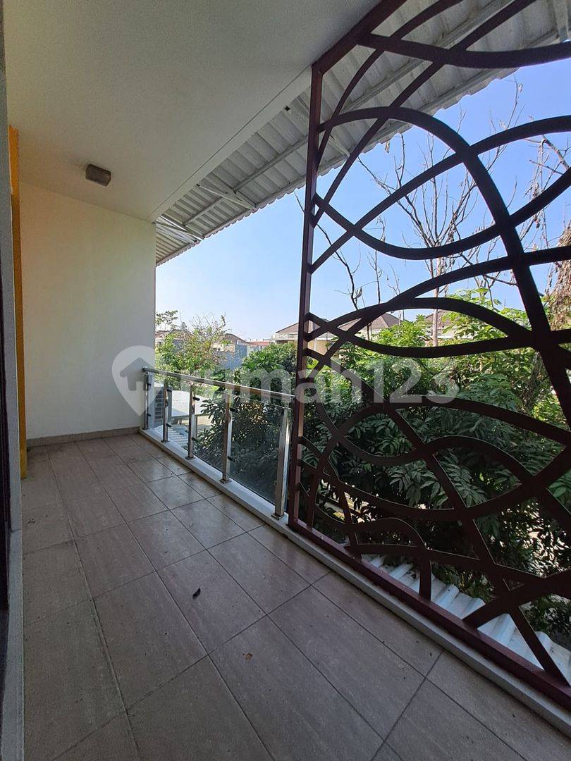 Cluster Arana Harapan Indah Bekasi - Spacious 4+1 Bedroom House