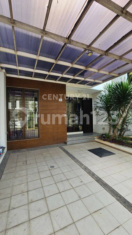 2-story house ready to live in Shinano JGC Jaktim cluster R2146