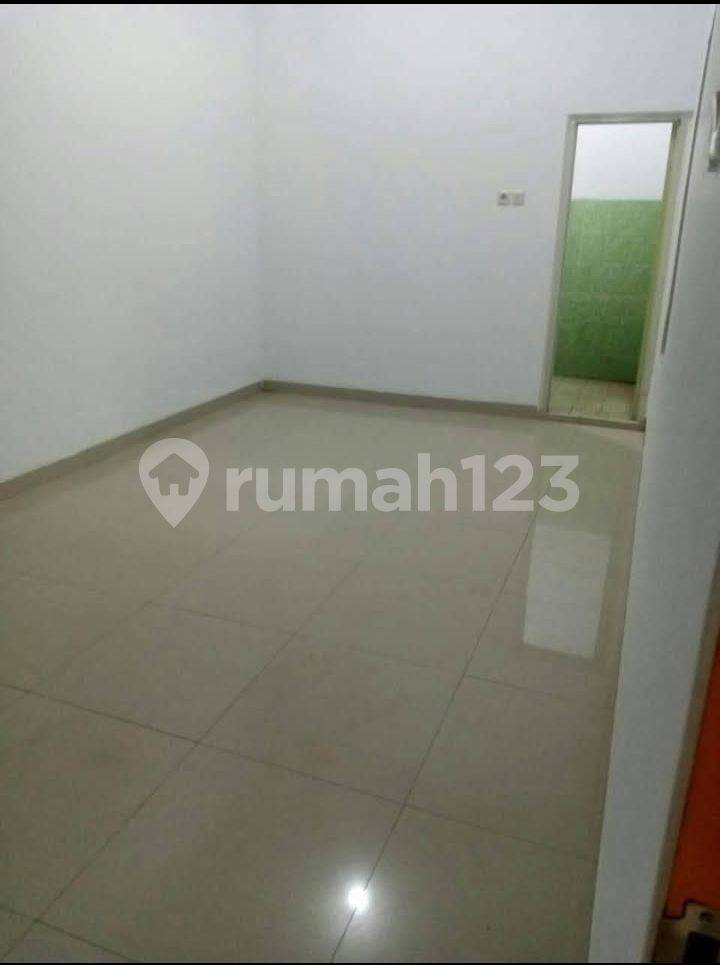 Spacious 3-Bedroom Property with Large Parking and Utilities