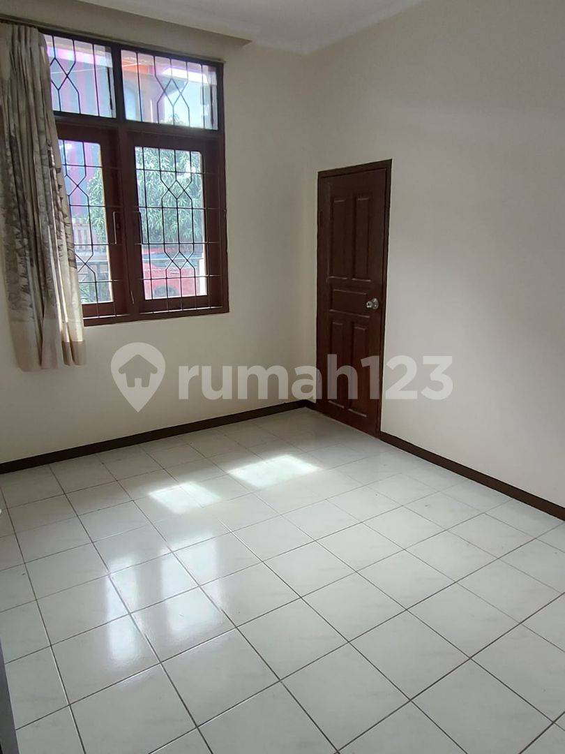1-этажный дом в Griya Permata Tangerang с 2+1 спальнями