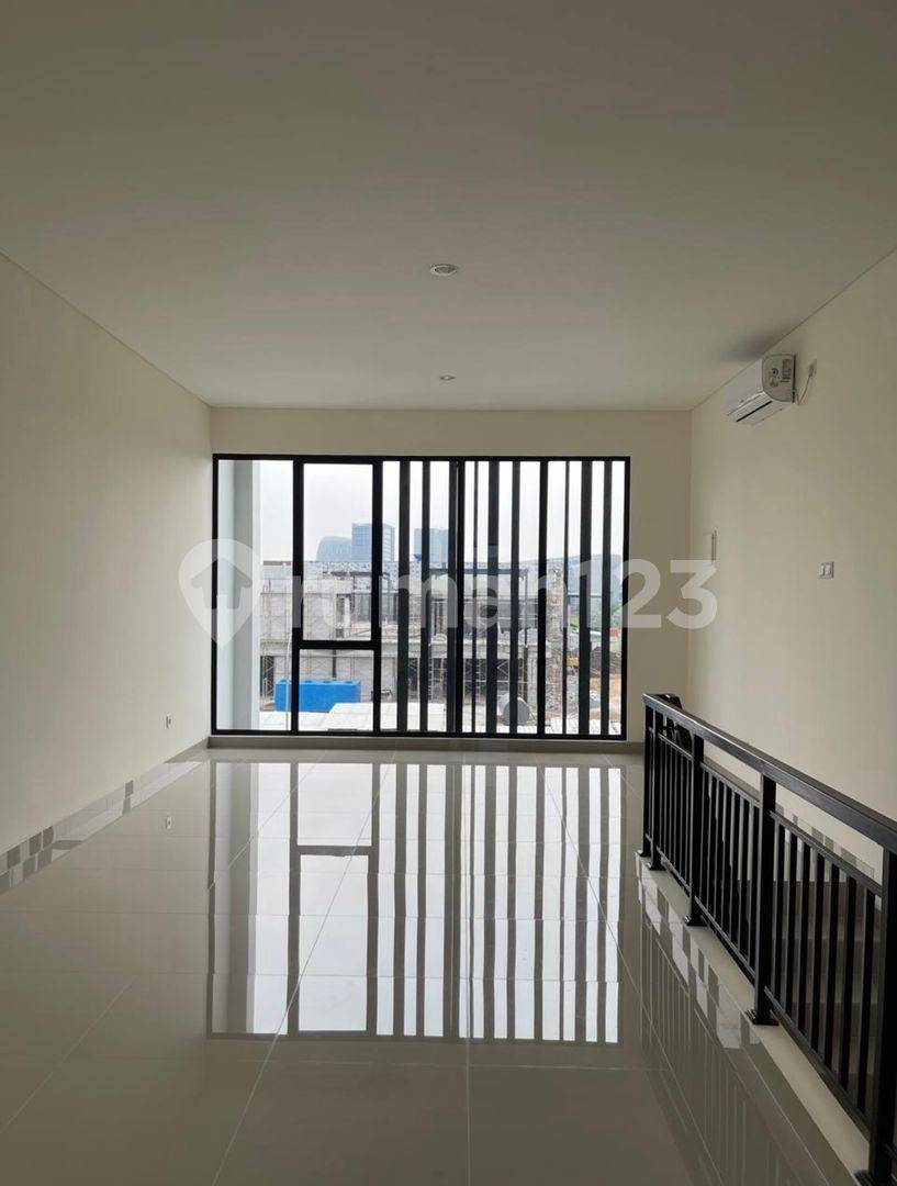 Ruko Hampton Avenue in Gading Serpong - 3 Story Commercial Property