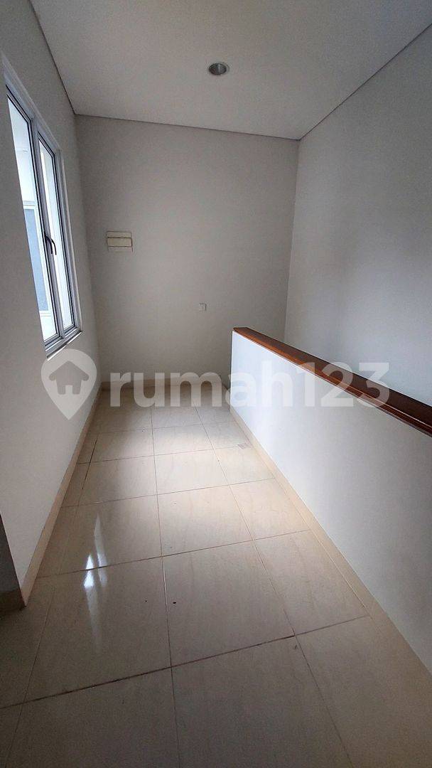 2-Story House Near AEON Mall and University