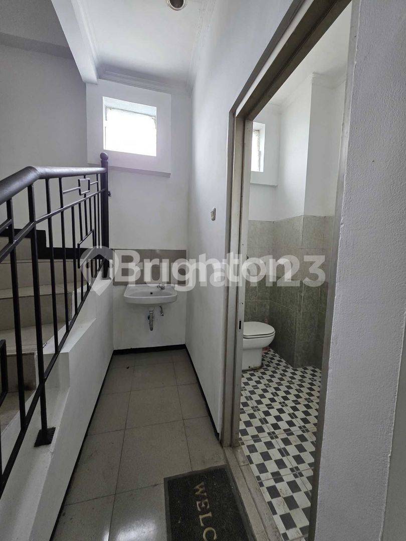 Strategic Ruko Location near Maranatha University, Suitable for Business