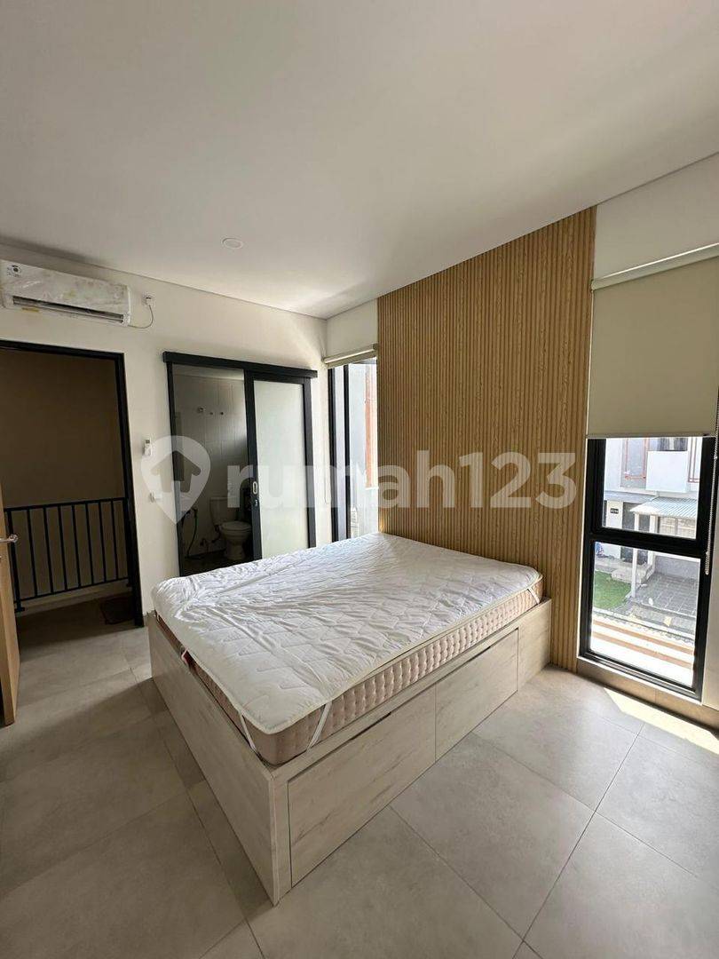 Rumah Yuthica BSD - Modern Two-Story Townhouse