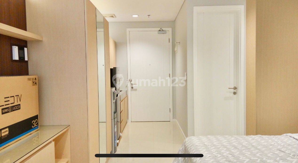 Walkable to Campus! Fully Furnished Move-in Ready Apartment