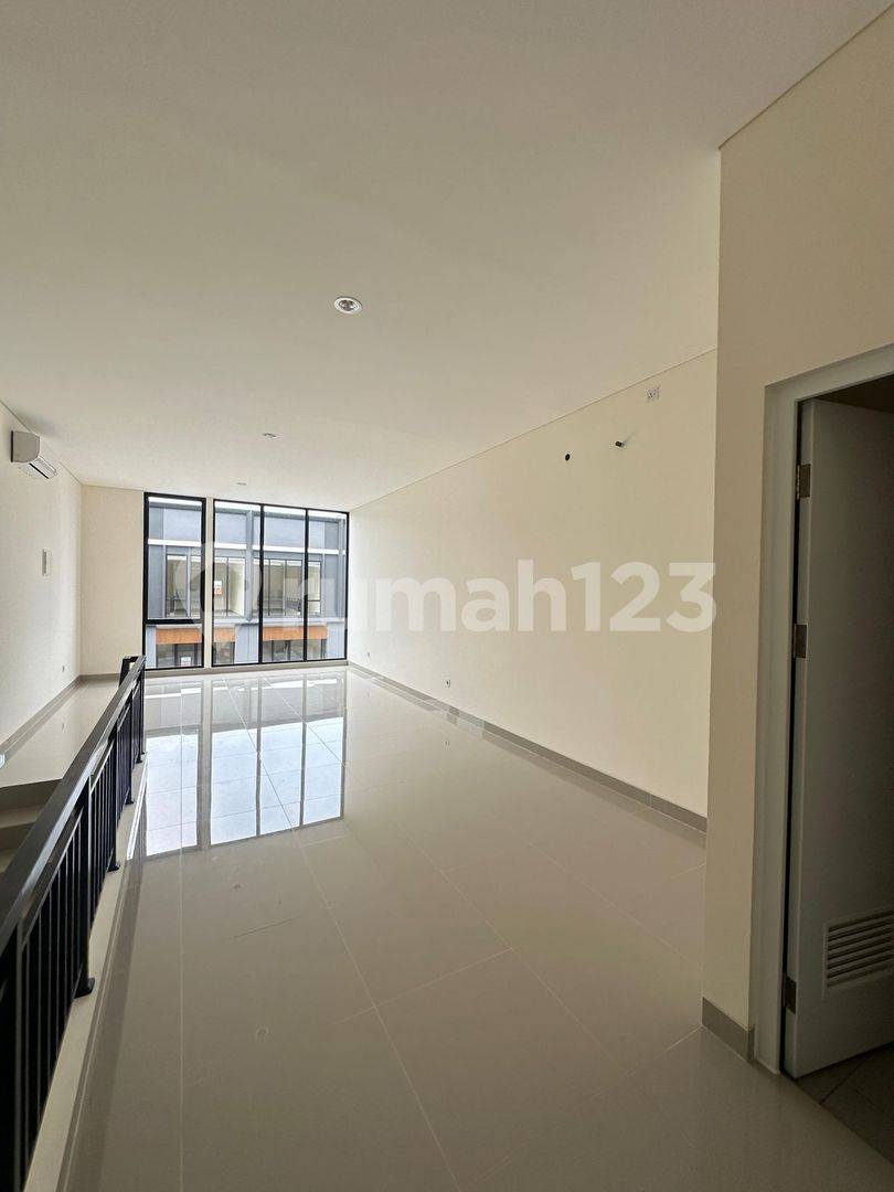 Ruko Hampton Avenue @ Manhattan District: 2-Story Commercial Space
