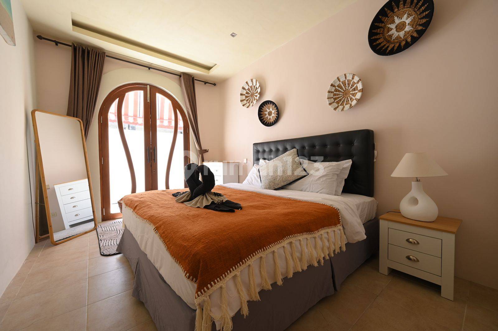 Newly Renovated 3 Bedrooms Tropical Villa at Central Berawa Fully Furnished