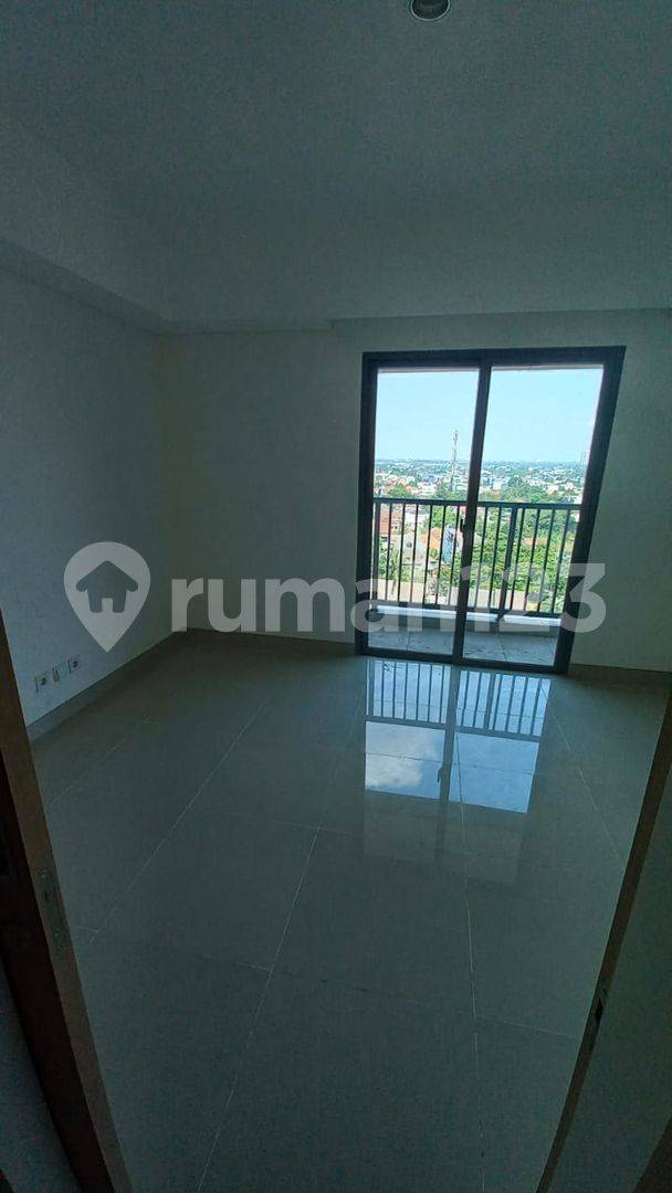 Modern Pet-Friendly Apartment with Pool and City Views