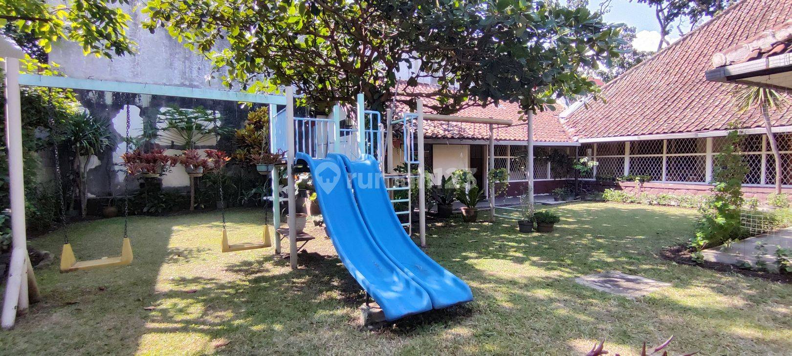 Riau Area Rental Property with Garden and 24-Hour Security