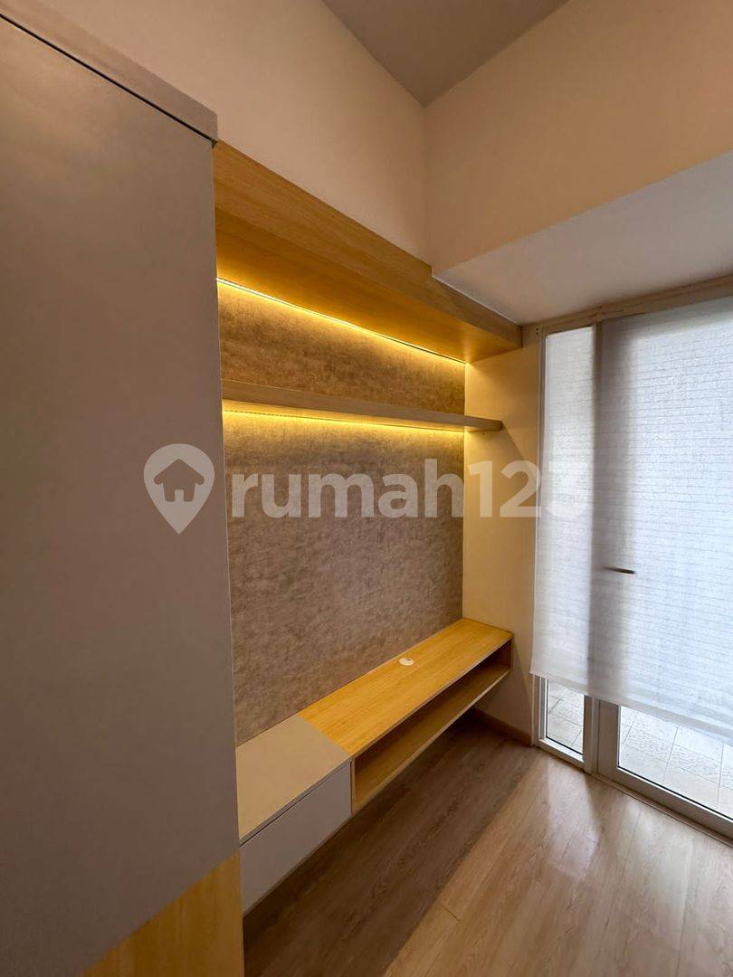 2-Story Cluster San Antonio Apartment with Multiple AC Units