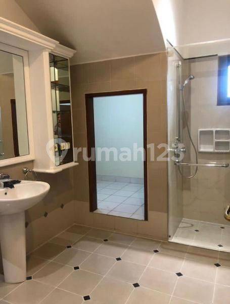 Strategic Location Golf BSD House with Lake View