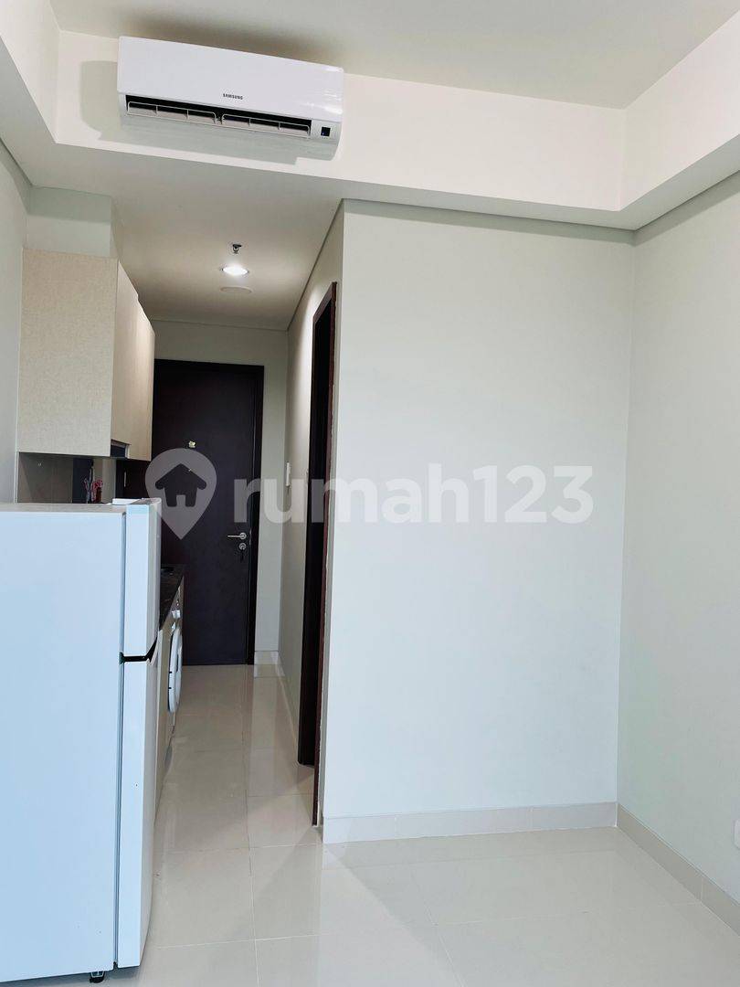 Studio Apartment at Puri Mansion with City View