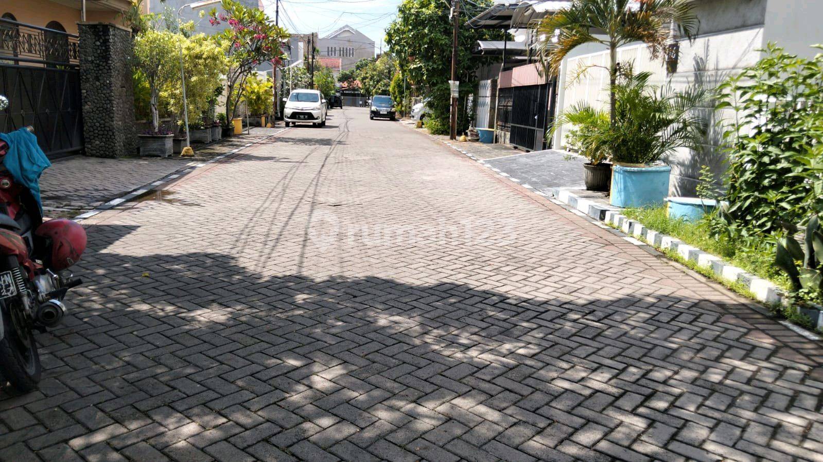 Spacious 4-Bedroom Property with Natural Gas