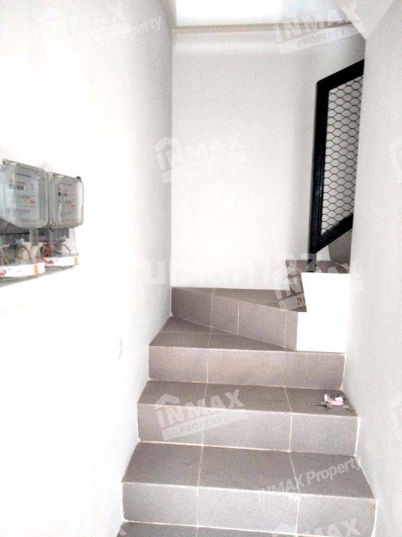 Minimalist New Building Small Apartment